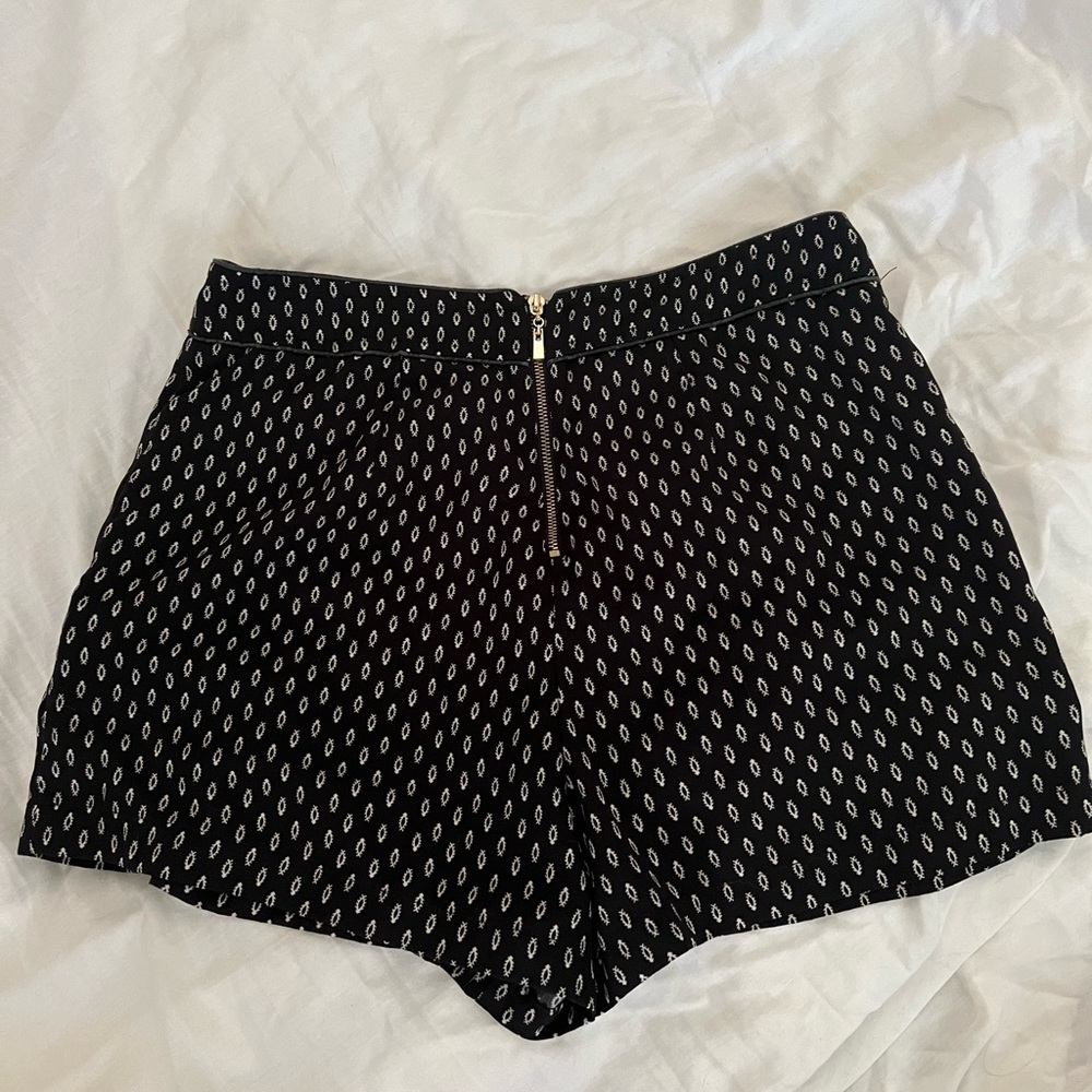 Dress shorts - Picture 3 of 3